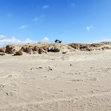 4 Person In Fano-by Traum